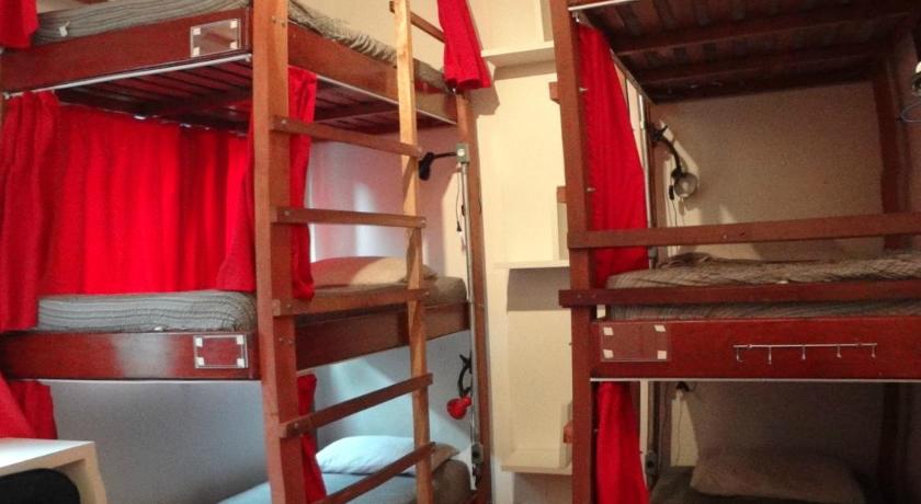 Imagem de Cama em Dormitório Misto com 6 Camas (Bed in 6-Bed Mixed Dormitory Room) 1