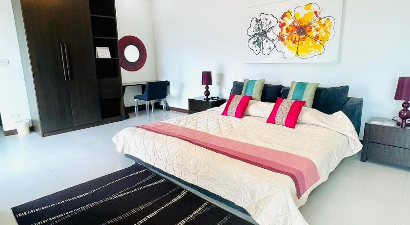 Image of Superior Room with Balcony 14