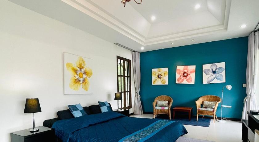 Image of Superior Room with Balcony 11