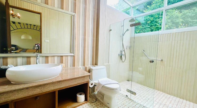 Image of Deluxe Mountain View Room with Balcony 11