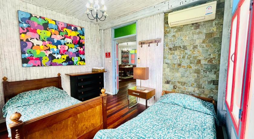 Image of Family Room with Terrace 9