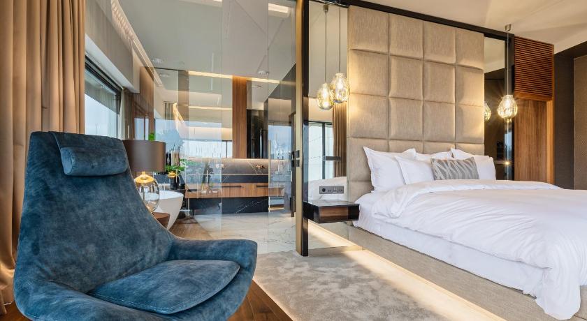Image of Royal Suite 1