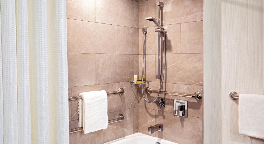 2 Queen Mobility Accessible Rm W/ Bathtub (2 QUEEN MOBILITY ACCESSIBLE RM W/ BATHTUB) fotója 5