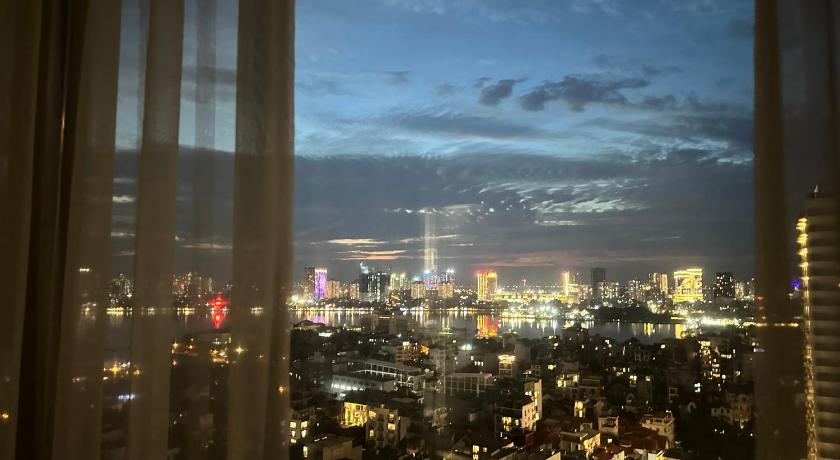 河内 D.' Le Roi Soleil - Westlake Homestay Hanoi 4星级 酒店 泳池