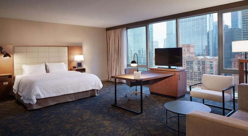 Image of 1 King Skyline View Studio Suite Nonsmoking 0