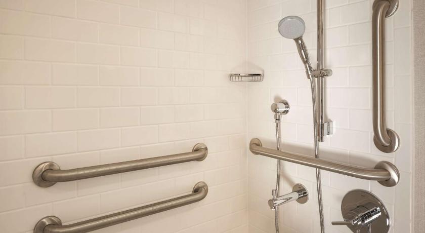 Image of 2 QNS HEARING ACCESSIBLE STUDIO NS 6