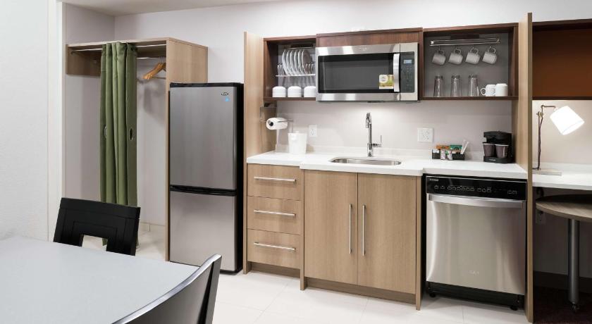 Image of 1 KING BED 1 BEDROOM SUITE NONSMOKING 1