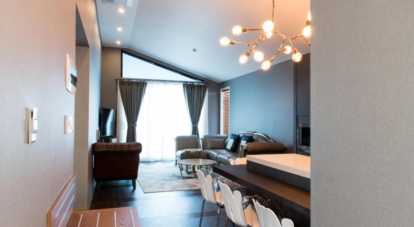 Image of Suite 10