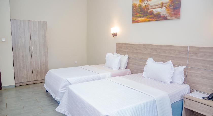 Baobab Hotel - image 2