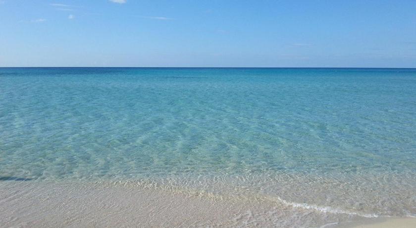 casa gialla mare del salento