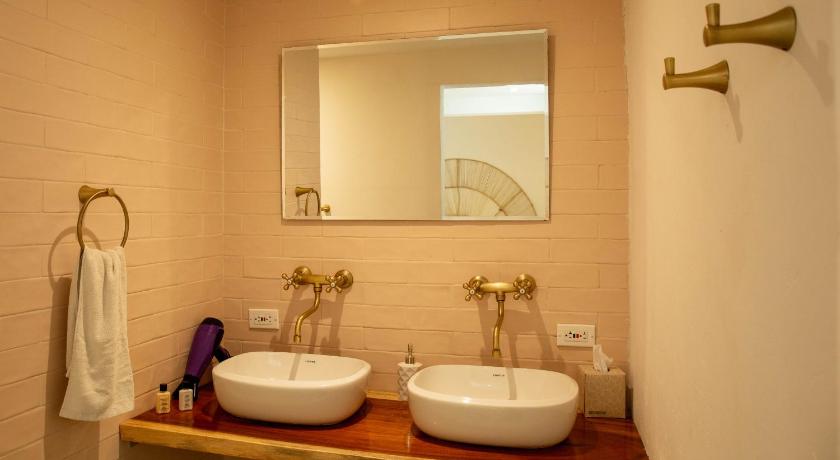 Image of Standard Double Room 4