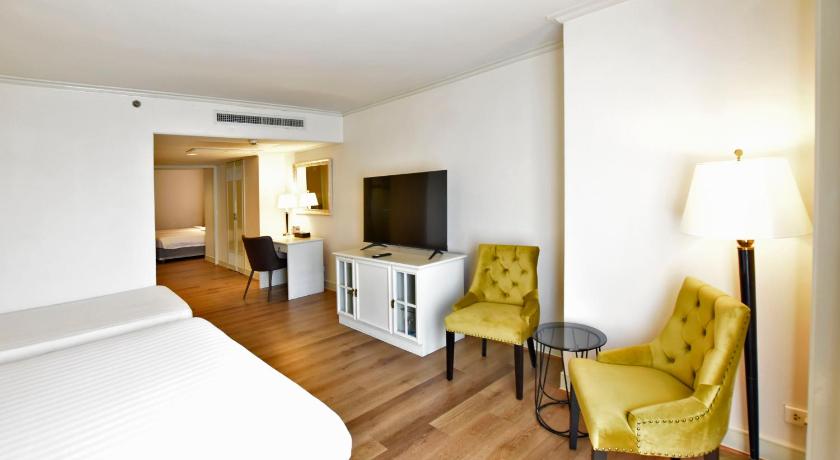 Image of Family Suite City View 7