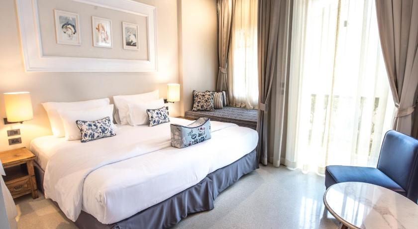 Image of Colonial Deluxe 4