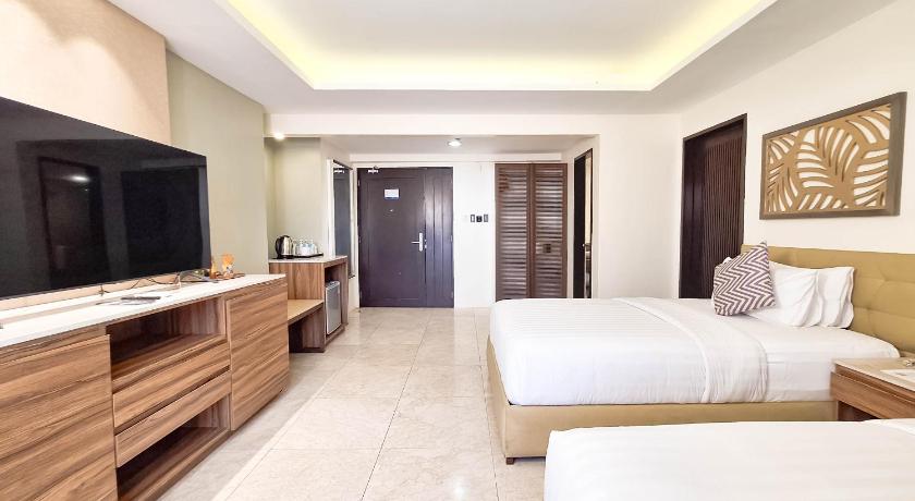 Image of Family Room 8