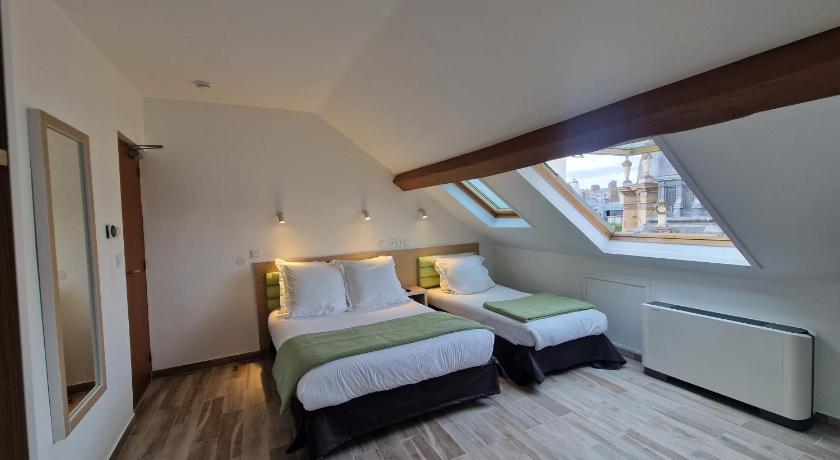Image of Triple Comfort Room 0