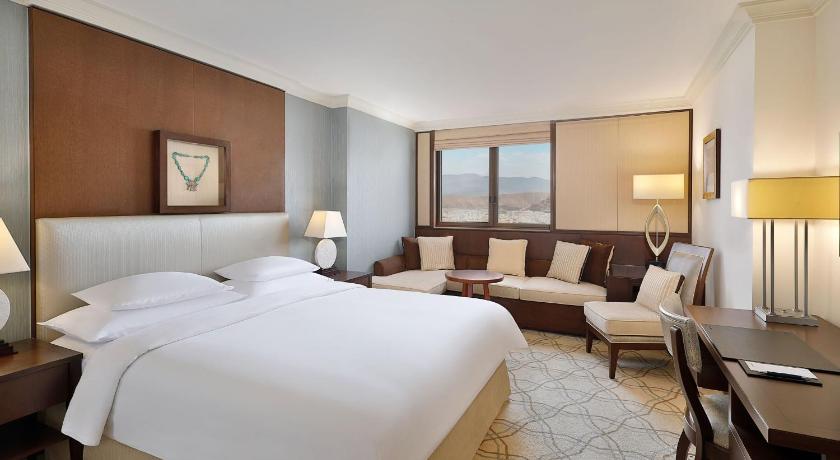 Club Room, Signature Club Lounge level, Club Guest room, 1 King, Mountain view, Tub fotója 3