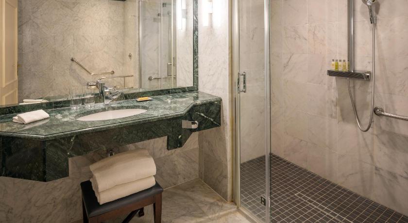 รูปของห้องเตียงคิงไซส์สำหรับผู้พิการ (King Accessible Guest Room) 3