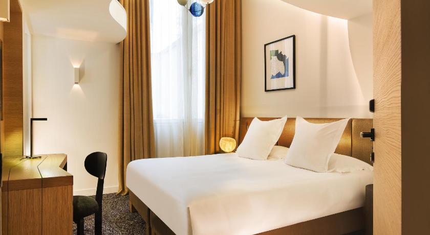 Hotel Marignan Champs Elysees