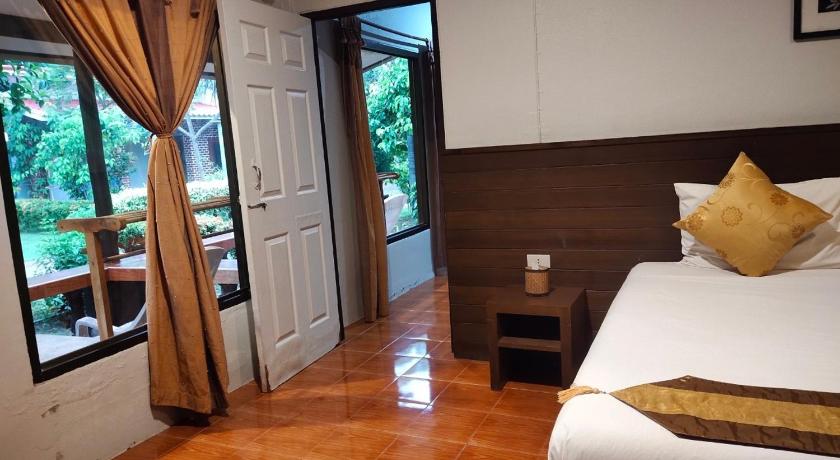 Image of Family Room (2 connecting rooms) 7