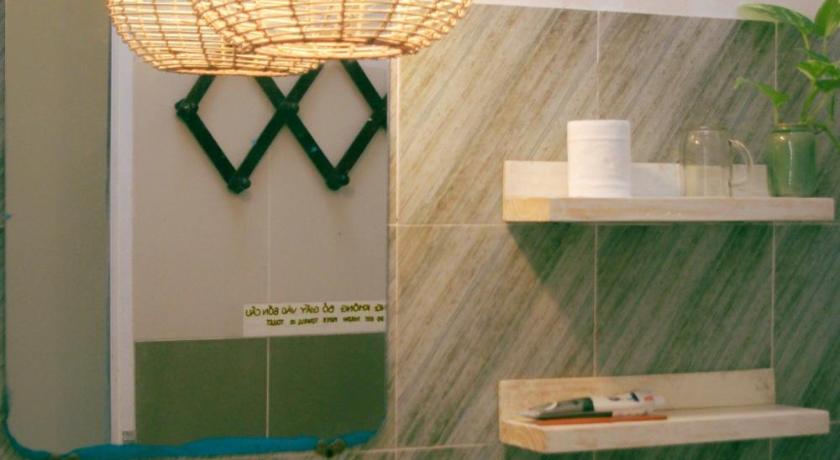 Image of Queen Room 2