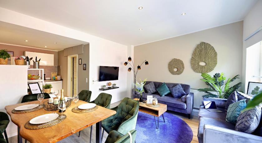 Peaceful City Garden Apartment