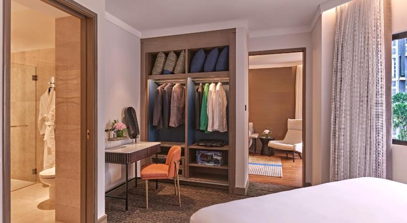 Image of Pullman Suite , 1 King Bed 15
