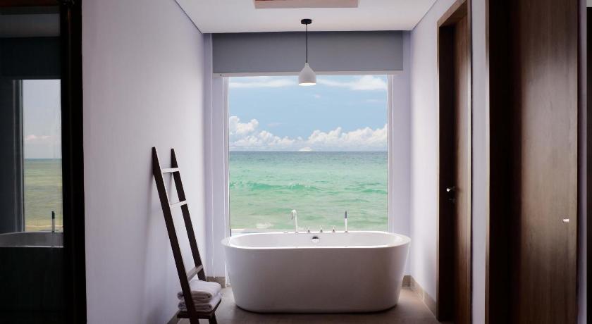 Image of Executive Suite Ocean View 2