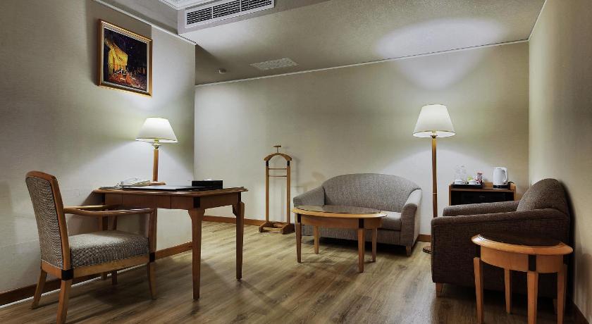 Image of Executive suite 5