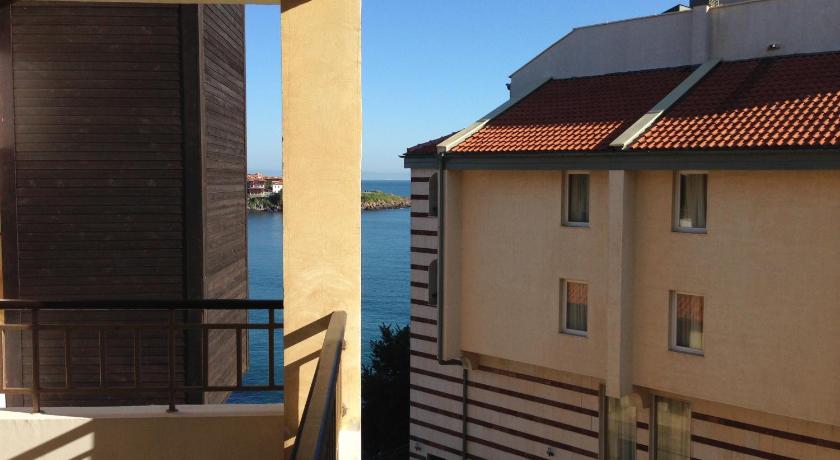 Hotel Parnasse photo