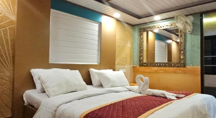 Private Houseboats - image 10