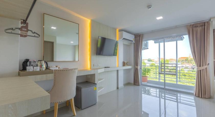 バンコク Sananwan Hometel 3つ星 ホテル プール