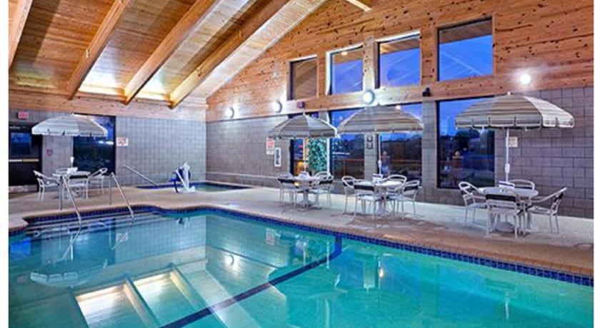 AmericInn by Wyndham Park Rapids photo
