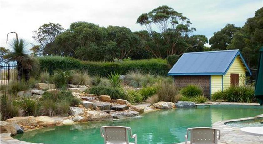The Lakes Beachfront Holiday Park photo