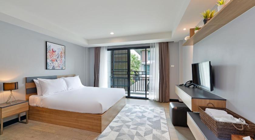 Image of Standard 1 Queen Bed 3