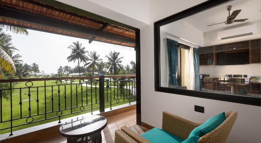 Image of Junior Suite with Happy Hour (5-7 PM), Unlimited Tea / Coffee / Non Alcoholic Drink at Lobby BAR / Food, Beverage & Spa  Discount 1