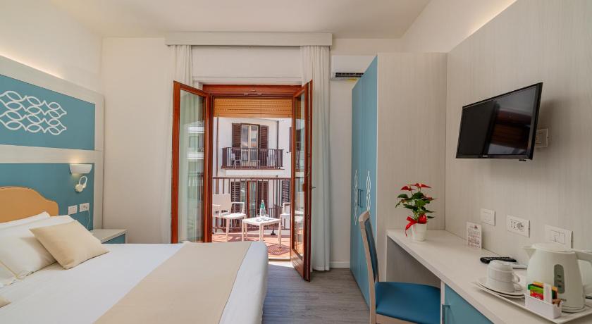 Image of Superior Double or Twin Room with Garden View 5
