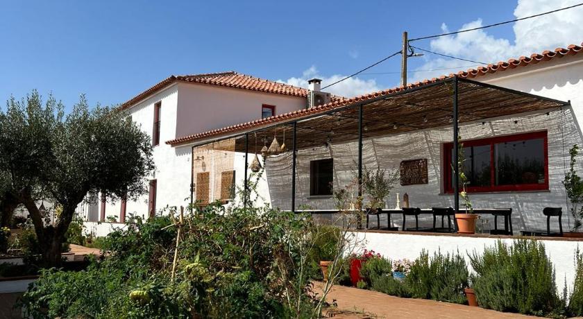 Monsaraz Viva! Farmhouse 4-Star Guesthouse view