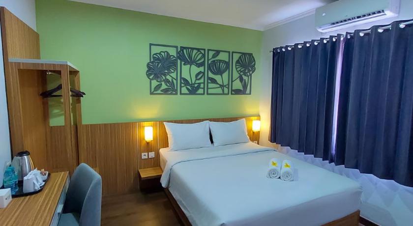Image of Deluxe Queen Room 1