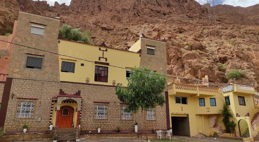 ティンギル Hotel AZUL Todra Gorges 1つ星 ゲストハウス プール