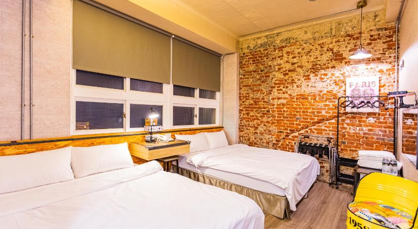 Image of Standard Quadruple Room 1