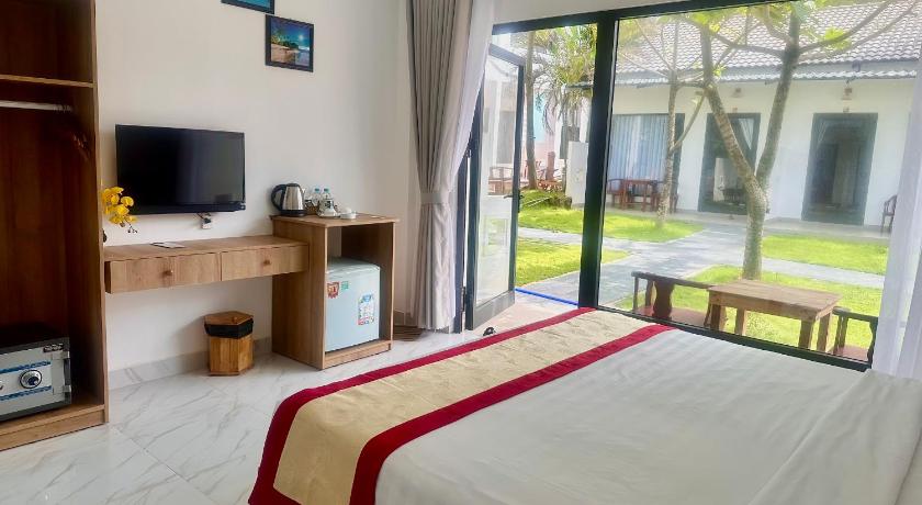 Image of Superior Bungalow Garden View 7