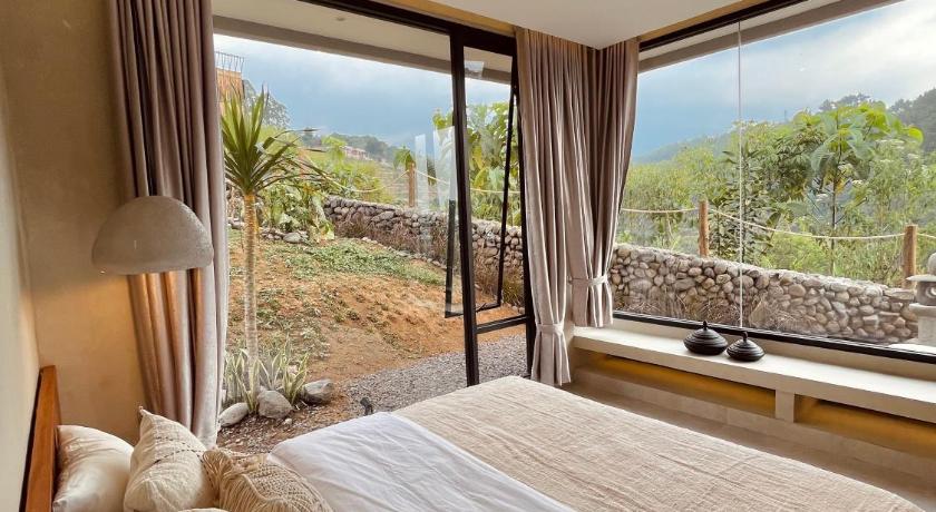 THE HILL By The Villas 100 - image 8