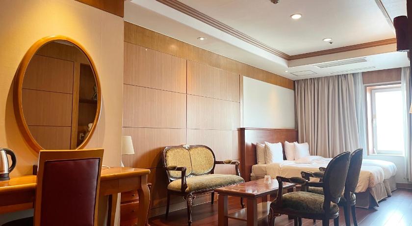 รูปของห้องพักสำหรับ 4 คน (Quad Room) 1