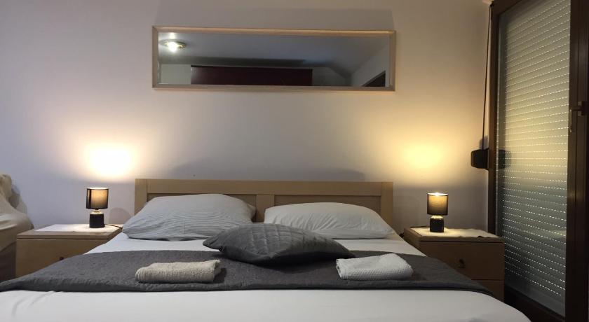 Image of One-Bedroom Apartment 6