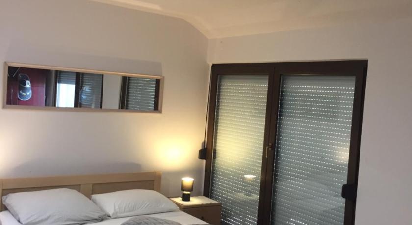 Image of One-Bedroom Apartment 12