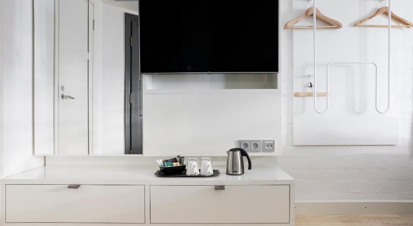 Image of Standard King Room 1