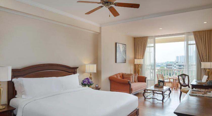 Image of Luxury Club Millesime King Bed 3
