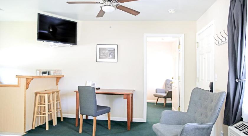 グラスバレー Sierra Mountain Inn 4つ星 ホテル プール