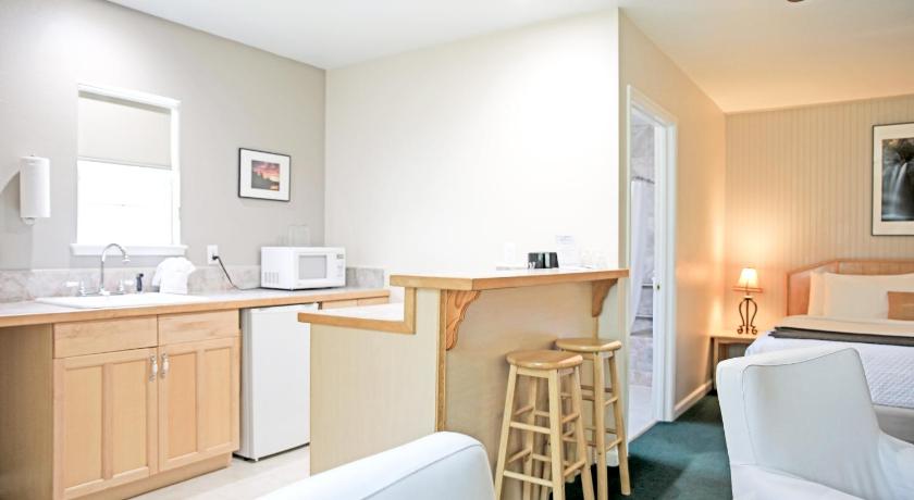 グラスバレー Sierra Mountain Inn 4つ星 ホテル レストラン