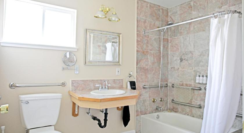 グラスバレー Sierra Mountain Inn 4つ星 ホテル ロビー